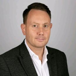 钟南山佩戴“共和国勋章”，观礼九三阅兵