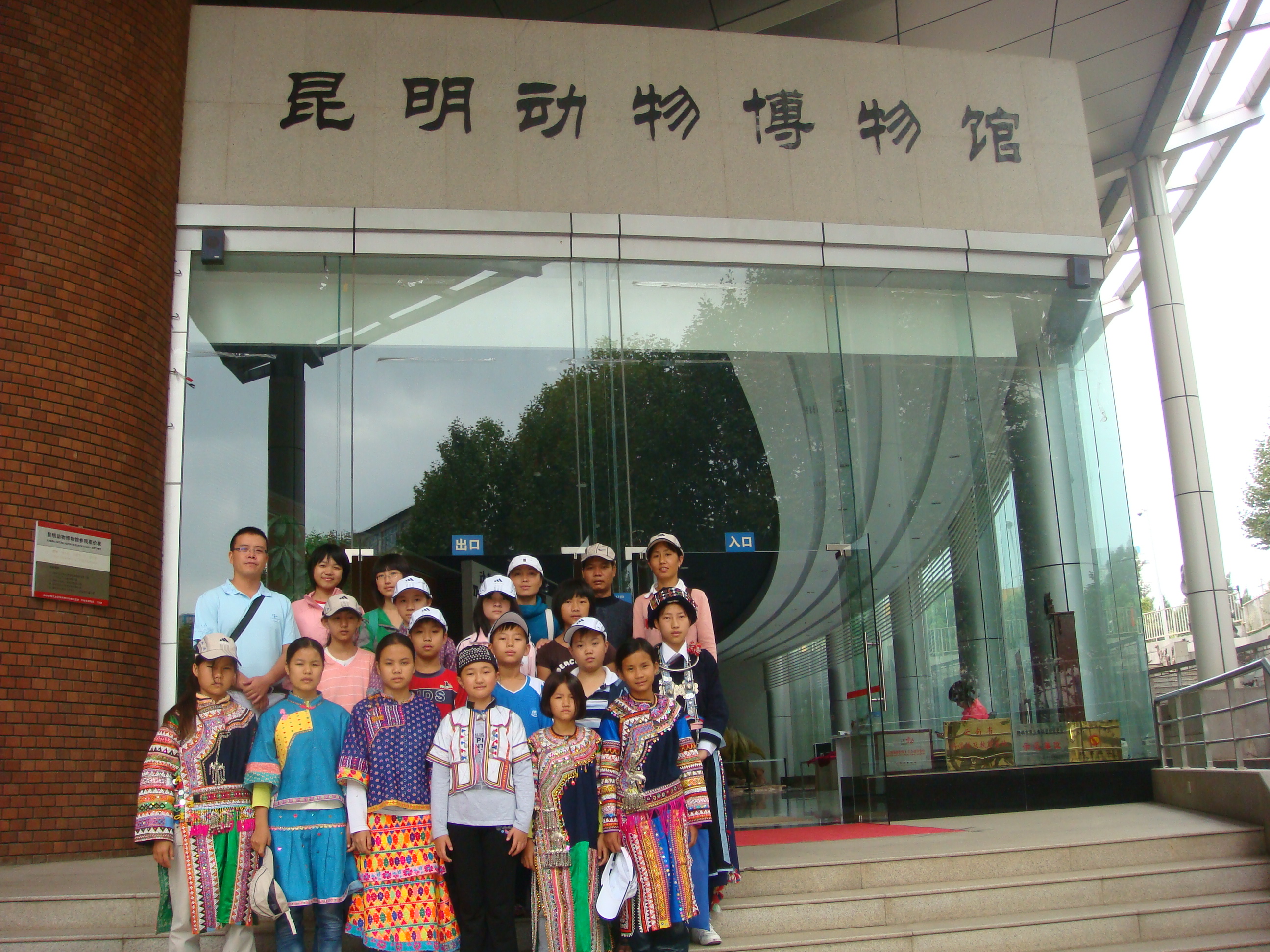 【新春走基层】春节订单忙不停 就近就业富乡邻